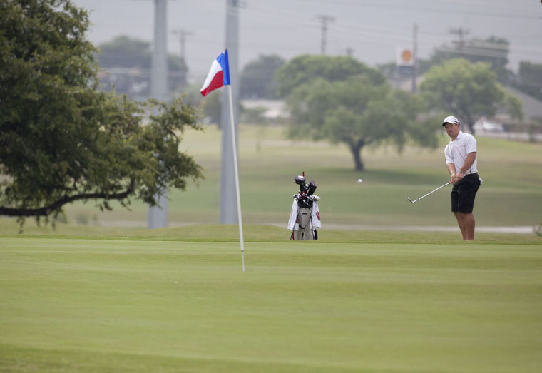 Paysse wins 5A golf